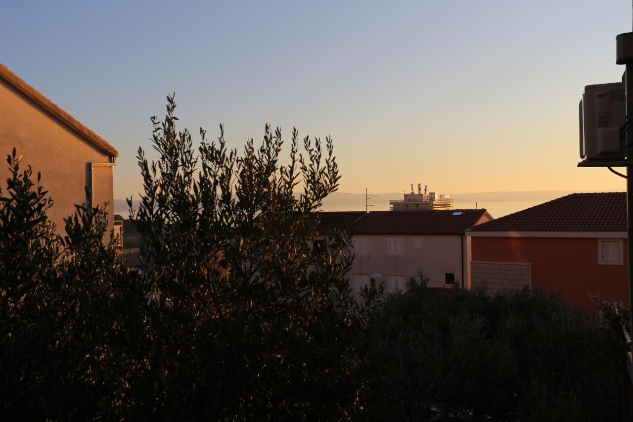 Apartments And Rooms With Parking Space Makarska - 18028 Exterior photo